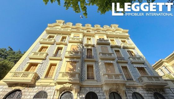 A louer APPARTEMENT T5 210 M2 BORD DE MER NICE