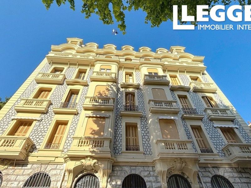 A louer APPARTEMENT T5 210 M2 BORD DE MER NICE