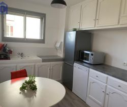 A louer APPARTEMENT T3 83 M2  BEZIERS