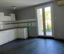 A louer APPARTEMENT T7 203 M2 TERRASSE  VARAGES