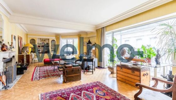 A louer APPARTEMENT DE PRESTIGE T5 171 M2  BORDEAUX