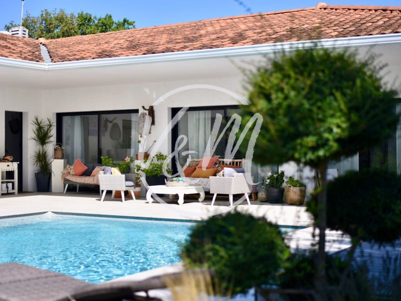 A vendre BELLE MAISON DE CARACTERE 5 PIECES 160 M² ARES