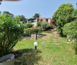 A vendre Belle villa pieds dans l eau sur 2 niveaux  SOLENZARA