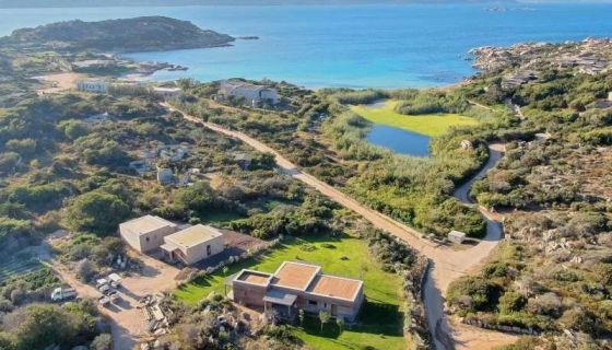 A vendre Magnifique villa neuve à 200m de la plage.CAVALOÂ VUE MER BONIFACIO