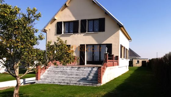 A vendre MAISON  5 PIECES 110 M2  AUFFAY Commerces à AUFFAY et TOTES, Autoroutes