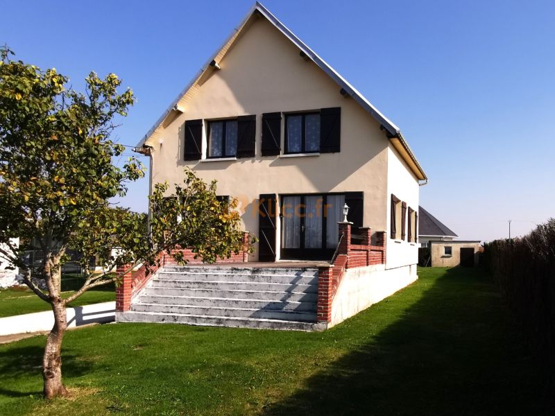 A vendre MAISON  5 PIECES 110 M2  AUFFAY Commerces à AUFFAY et TOTES, Autoroutes