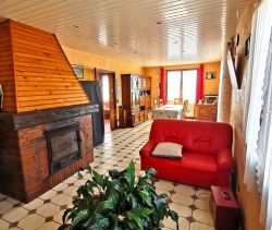 A vendre MAISON  5 PIECES 110 M2  AUFFAY Commerces à AUFFAY et TOTES, Autoroutes