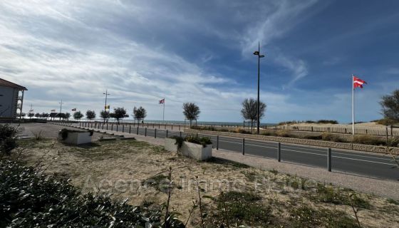 A louer APPARTEMENT T3 43 M2 TERRASSE PIEDS DANS L'EAU SOULAC SUR MER
