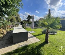 A vendre PropriETE 11 PIECES jardin et piscine Cany-Barville