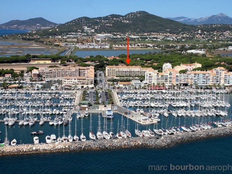 A louer APPARTEMENT DUPLEX T2 34 M2 TERRASSE VUE MER HYERES