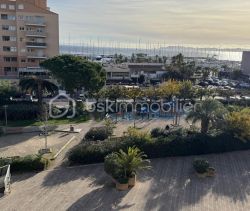 A louer APPARTEMENT DUPLEX T2 34 M2 TERRASSE VUE MER HYERES