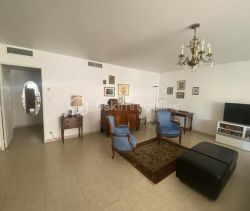A louer APPARTEMENT T3 84 M2 TERRASSE BORD DE MER HYERES