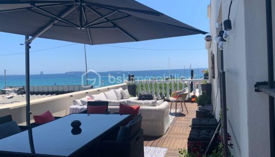A louer APPARTEMENT T3 107 M2 TERRASSE PIEDS DANS L'EAU CANNES