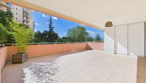 A louer APPARTEMENT T3 79 M2 TERRASSE BORD DE MER AJACCIO