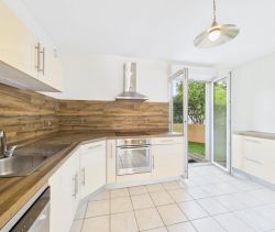 A louer APPARTEMENT T3 79 M2 TERRASSE BORD DE MER AJACCIO
