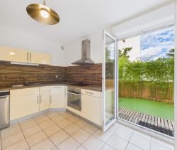 A louer APPARTEMENT T3 79 M2 TERRASSE BORD DE MER AJACCIO