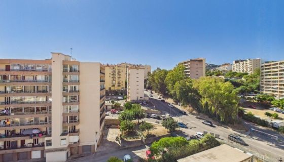 A louer APPARTEMENT T3 70 M2 BORD DE MER AJACCIO