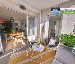 A louer APPARTEMENT T3 65 M2 TERRASSE BORD DE MER ANTIBES