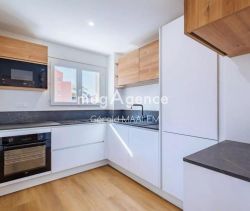 A louer APPARTEMENT DE PRESTIGE T4 77 M2 TERRASSE BORD DE MER SAINTE MAXIME