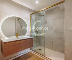 A louer APPARTEMENT DE PRESTIGE T4 77 M2 TERRASSE BORD DE MER SAINTE MAXIME