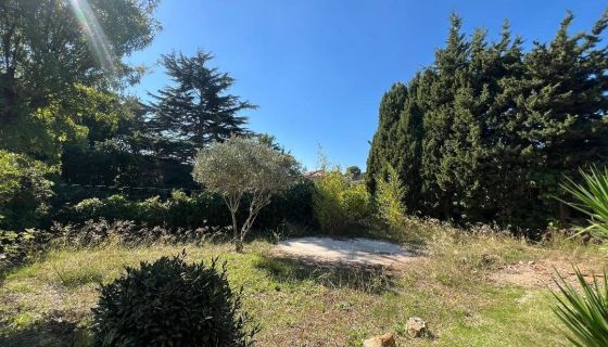 A vendre TERRAIN CONSTRUCTIBLE 473 m² QUARTIER BEAUCOURS Sanary-sur-Mer