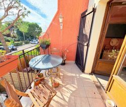 A louer STUDIO DUPLEX  30 M2 BORD DE MER VILLENEUVE LOUBET