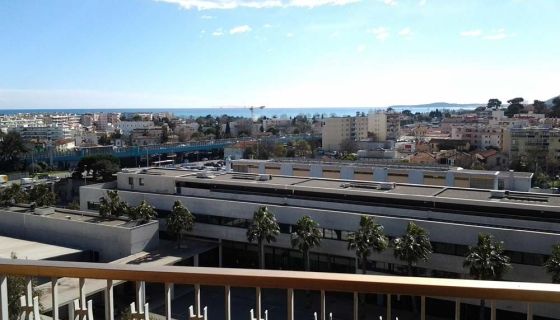 A louer APPARTEMENT DE PRESTIGE T3 81 M2 TERRASSE VUE MER CAGNES SUR MER