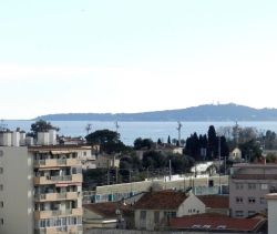 A louer APPARTEMENT DE PRESTIGE T3 81 M2 TERRASSE VUE MER CAGNES SUR MER