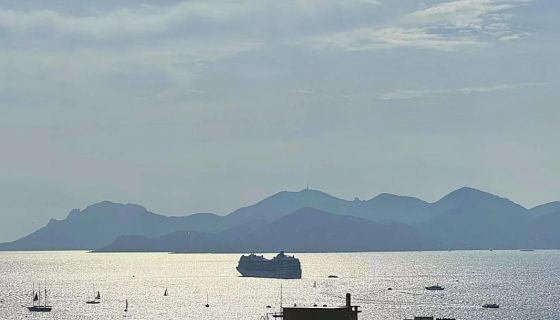 A louer APPARTEMENT DE PRESTIGE T4 100 M2 TERRASSE BORD DE MER CANNES