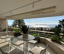 A louer APPARTEMENT DE PRESTIGE T4 100 M2 TERRASSE BORD DE MER CANNES