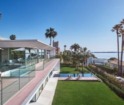 A louer MAISON  CONTEMPORAINE VUE MER CANNES