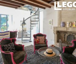 A louer LOFT  3 PIECES 107 M2  UZES