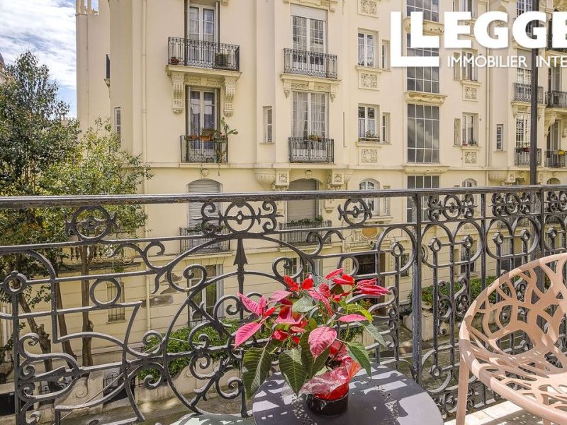 A louer APPARTEMENT T7 198 M2 BORD DE MER NICE