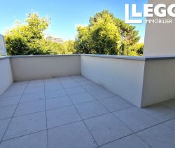 A louer APPARTEMENT DE PRESTIGE NEUF T3 69 M2  BORDEAUX