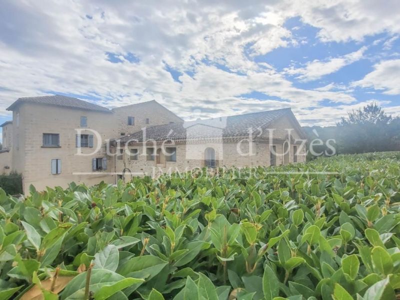 A louer APPARTEMENT T3 71 M2  UZES