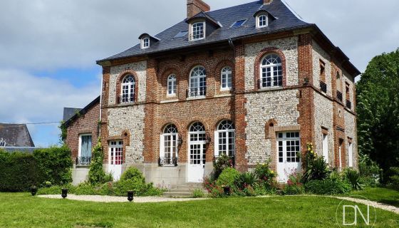 A louer MAISON  DE MAîTRE BORD DE MER LES PETITES DALLES Centre ville, commerce, plage à 2 km, gare Fécamp (17 min, Gare Bréauté et Yvetot à 30 min
