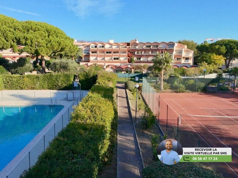 A louer STUDIO  29 M2 TERRASSE BORD DE MER ANTIBES