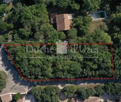 A vendre TERRAIN 600 M2  UZES