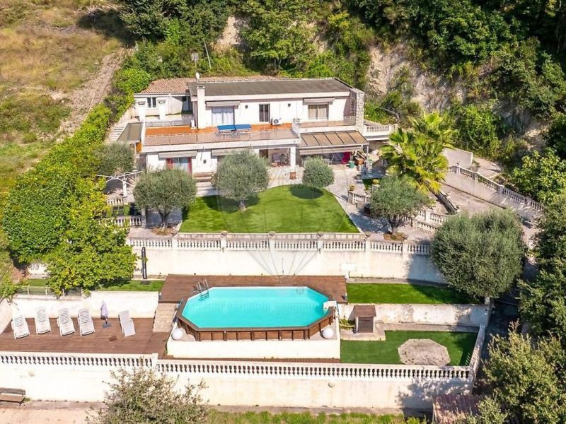 A louer MAISON  CONTEMPORAINE BORD DE MER CAGNES SUR MER