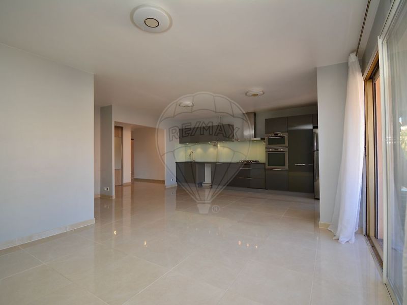 A louer APPARTEMENT NEUF T4 89 M2 BORD DE MER LE CANNET