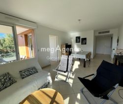 A louer APPARTEMENT DE PRESTIGE T3 66 M2 TERRASSE BORD DE MER CAVALAIRE SUR MER