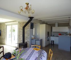 A louer APPARTEMENT  150 M2 TERRASSE  UZES