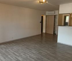 A louer APPARTEMENT T3 75 M2 TERRASSE  BAGNOLS SUR CEZE