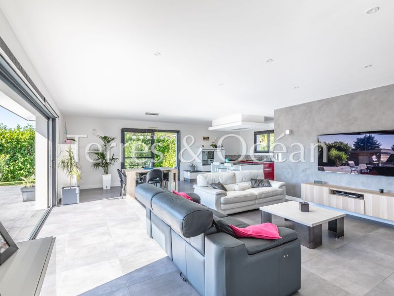 A louer MAISON  6 PIECES 134 M2  PEYREHORADE