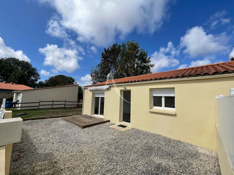 A vendre MAISON  3 PIECES 480 M2  LE BERNARD