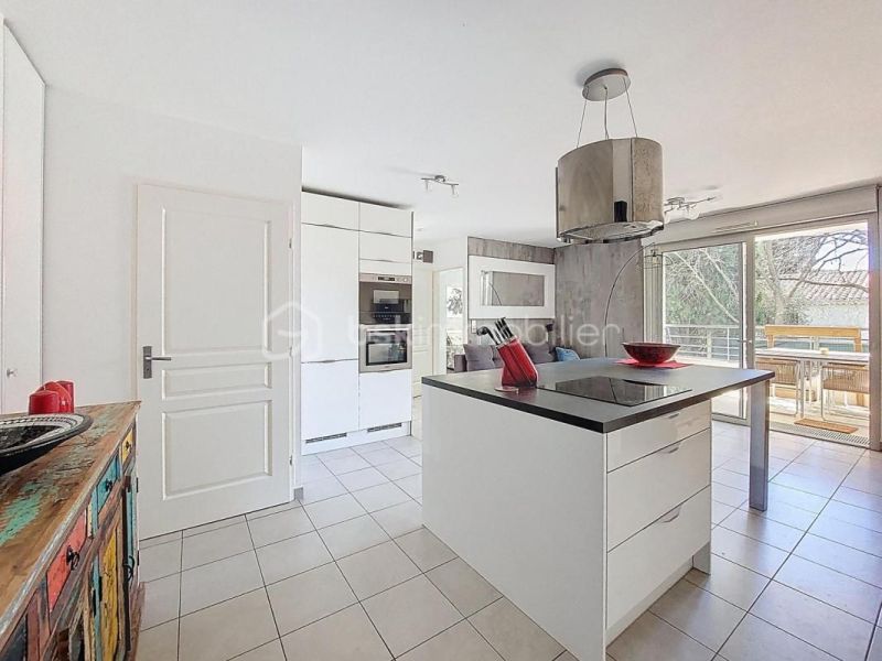 A louer APPARTEMENT T3 67 M2 TERRASSE BORD DE MER TOULON