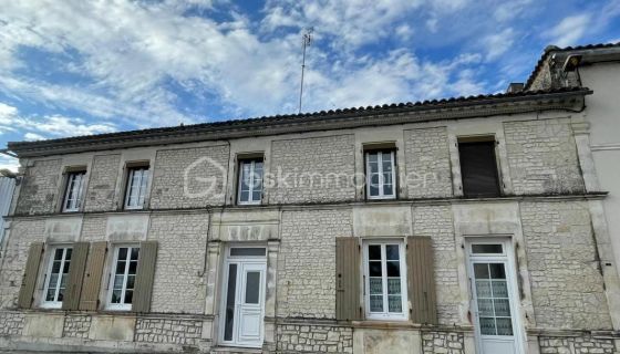 A louer LONGèRE  8 PIECES 180 M2  JARNAC CHAMPAGNE