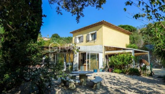A louer MAISON  6 PIECES 180 M2 BORD DE MER SAINTE MAXIME