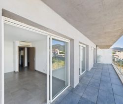 A louer APPARTEMENT T3 76 M2 TERRASSE BORD DE MER AJACCIO
