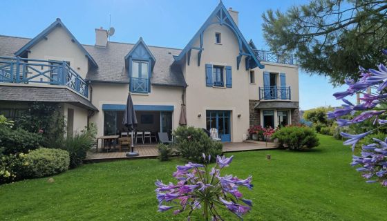 A vendre BELLE Maison 8 PIECES proche de la plage VUE MER SAINT MALO